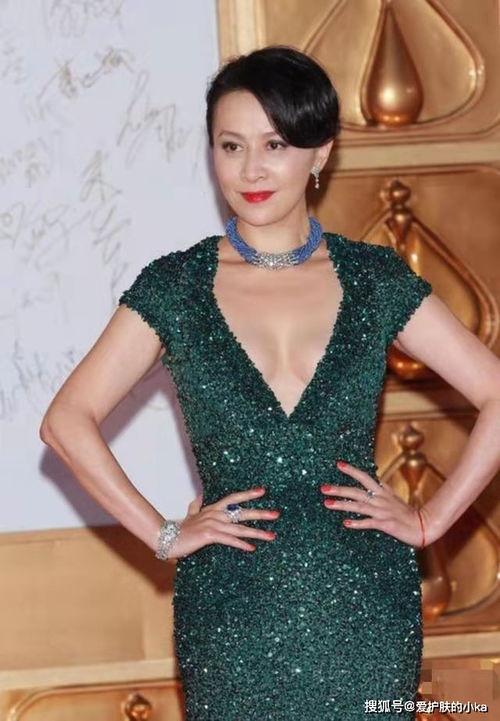 明星刘嘉玲衣服,演绎优雅与个性的完美融合
