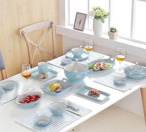 网红便携餐桌图片,网红款轻松打造户外美食天堂