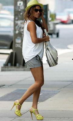 明星街拍搭配图片,街头时尚搭配解析