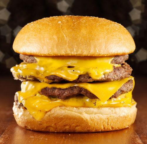 今日头条最火牛排汉堡,让你一口咬下就停不下来！